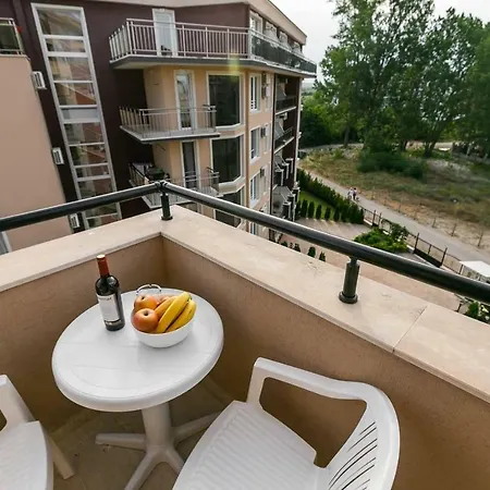 1bdr With Kitchen In Vip Zone Qa Słoneczny Brzeg